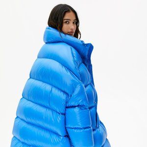 ISO aritzia meme puff in SMALL